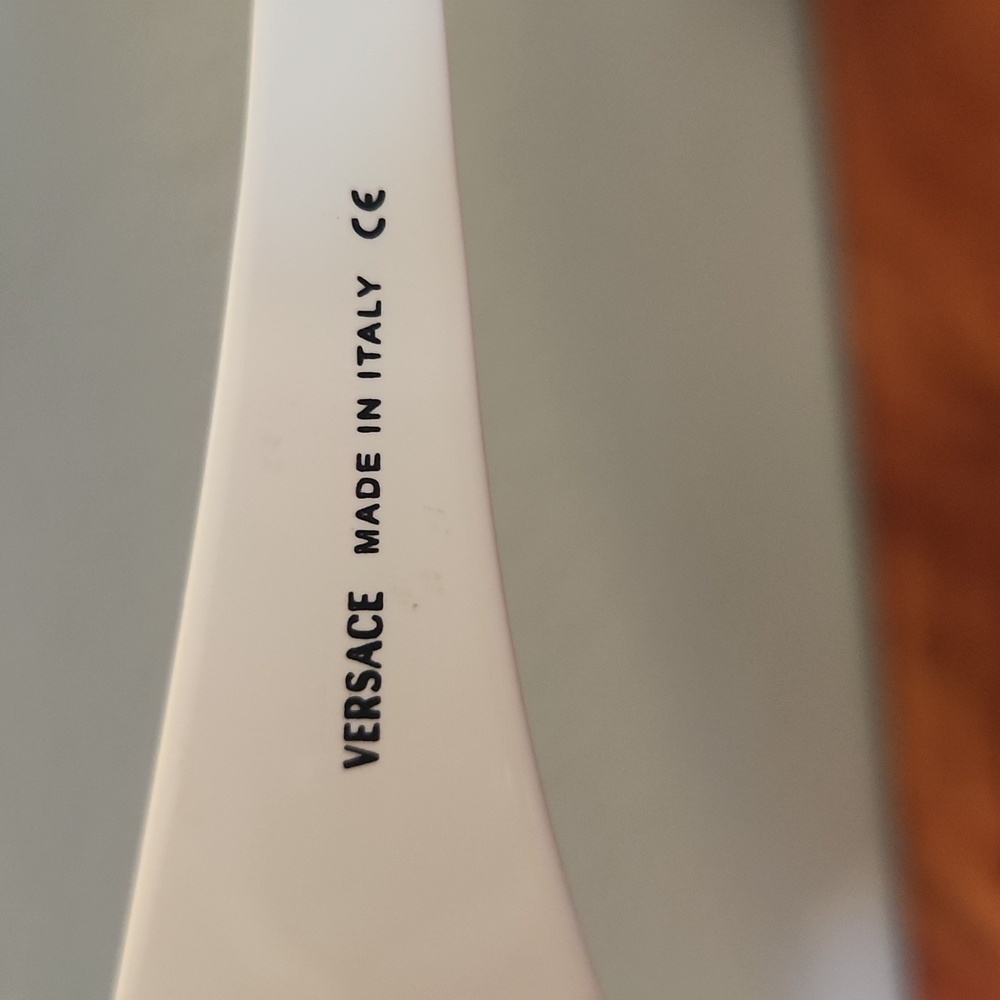 Vintage Y2K Versace Model 4049 Sunglasses - Picture 8 of 9